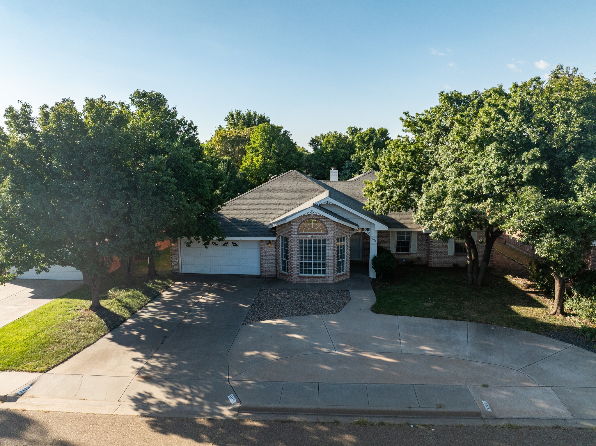 Clovis House: 1113 Rosewood Dr