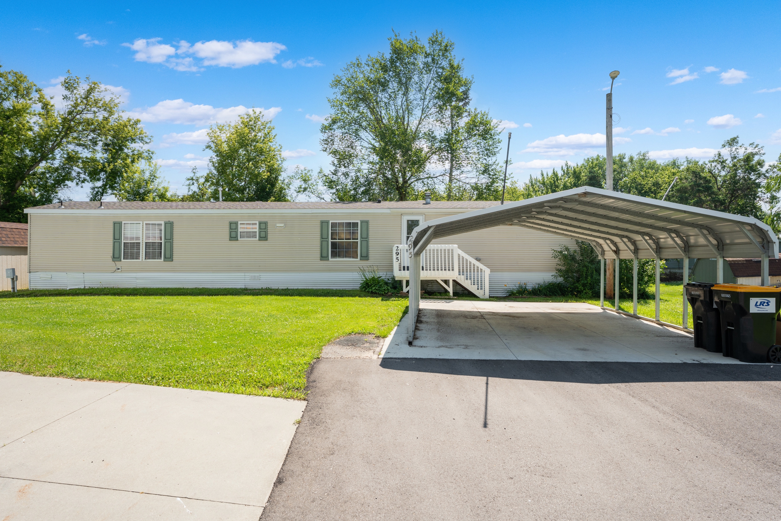 Stewartville House: 295 23rd St NW