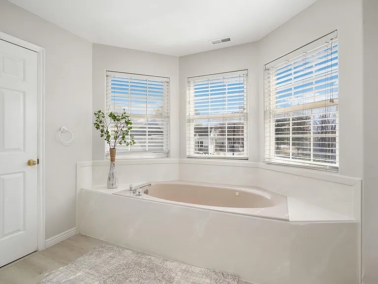 Lehi House: 649 E Cedar Hollow Rd