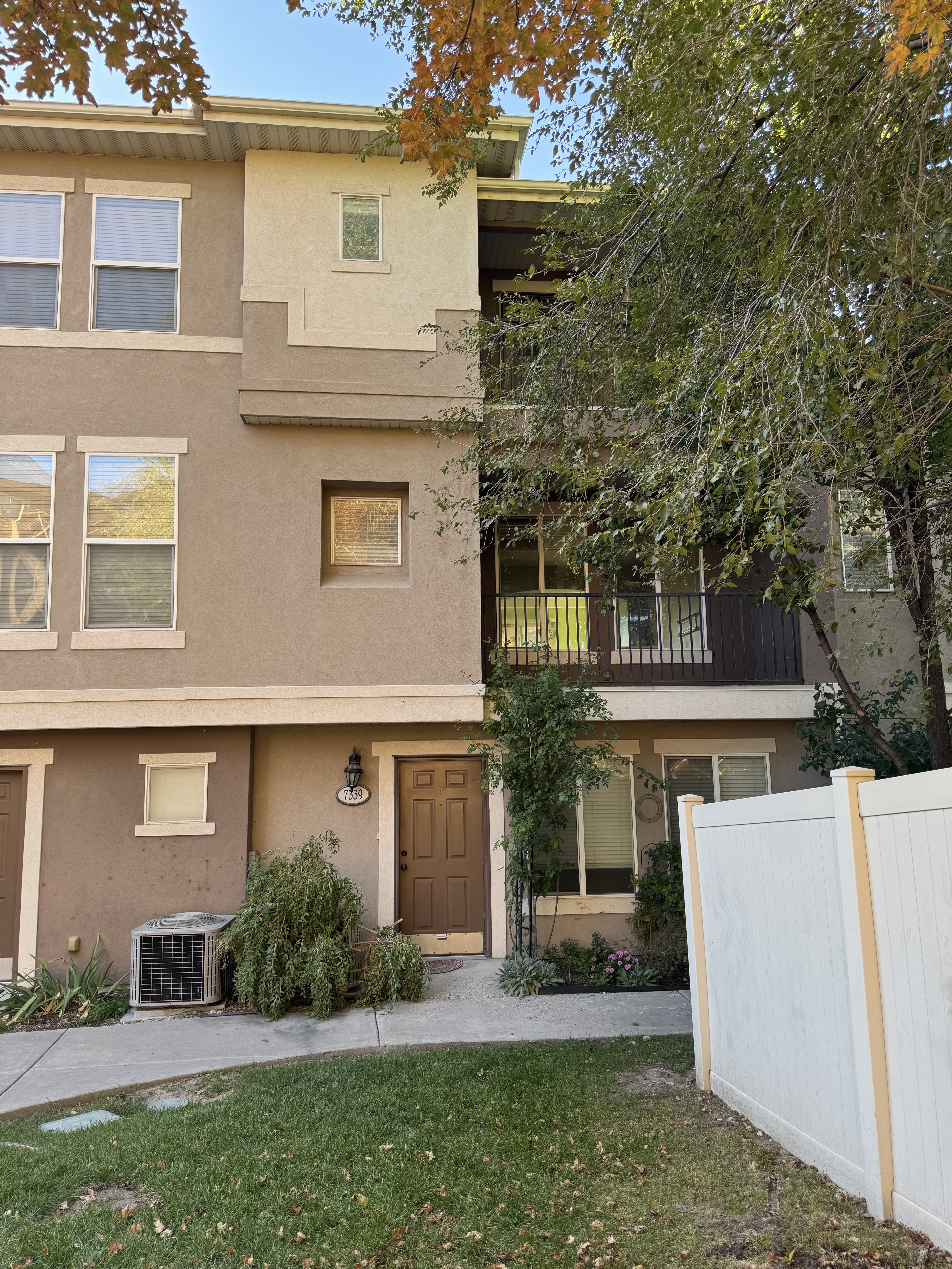 Midvale Townhome: 7339 S Shelby View Dr