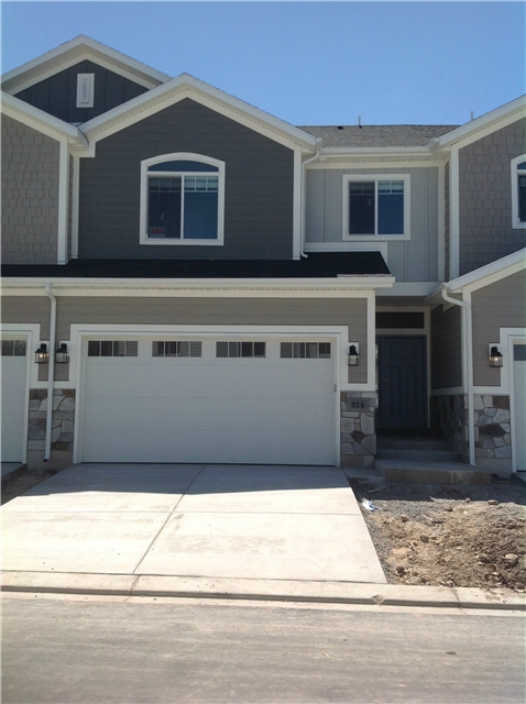 Orem Townhome: 214 E 1163 S