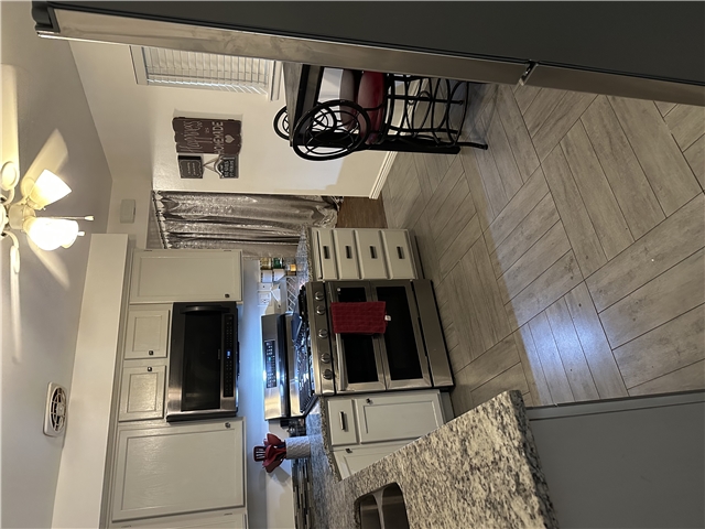 Midvale Single Room: 172 W La Salle Dr