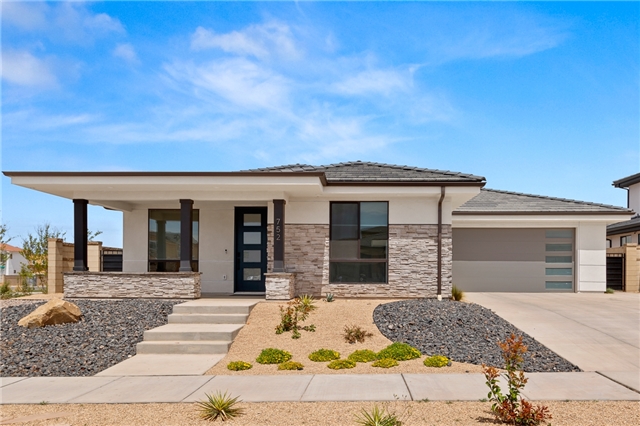 Saint George House: 752 W Cypress Umber Dr