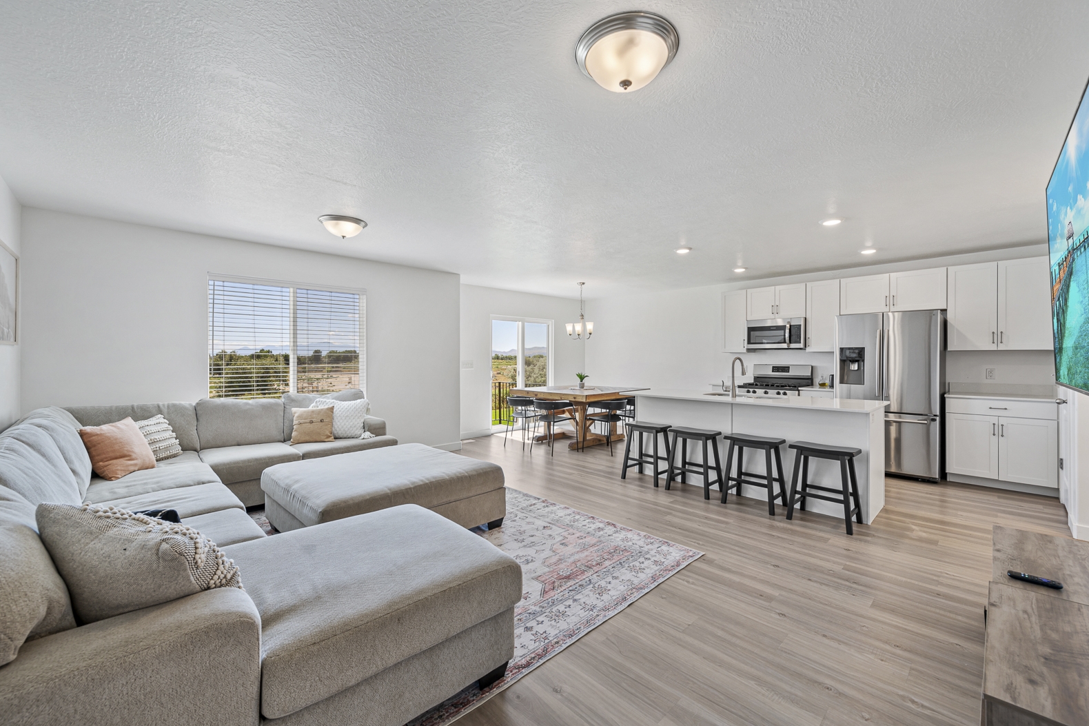 Lehi Townhome: 382 N Grassland Dr