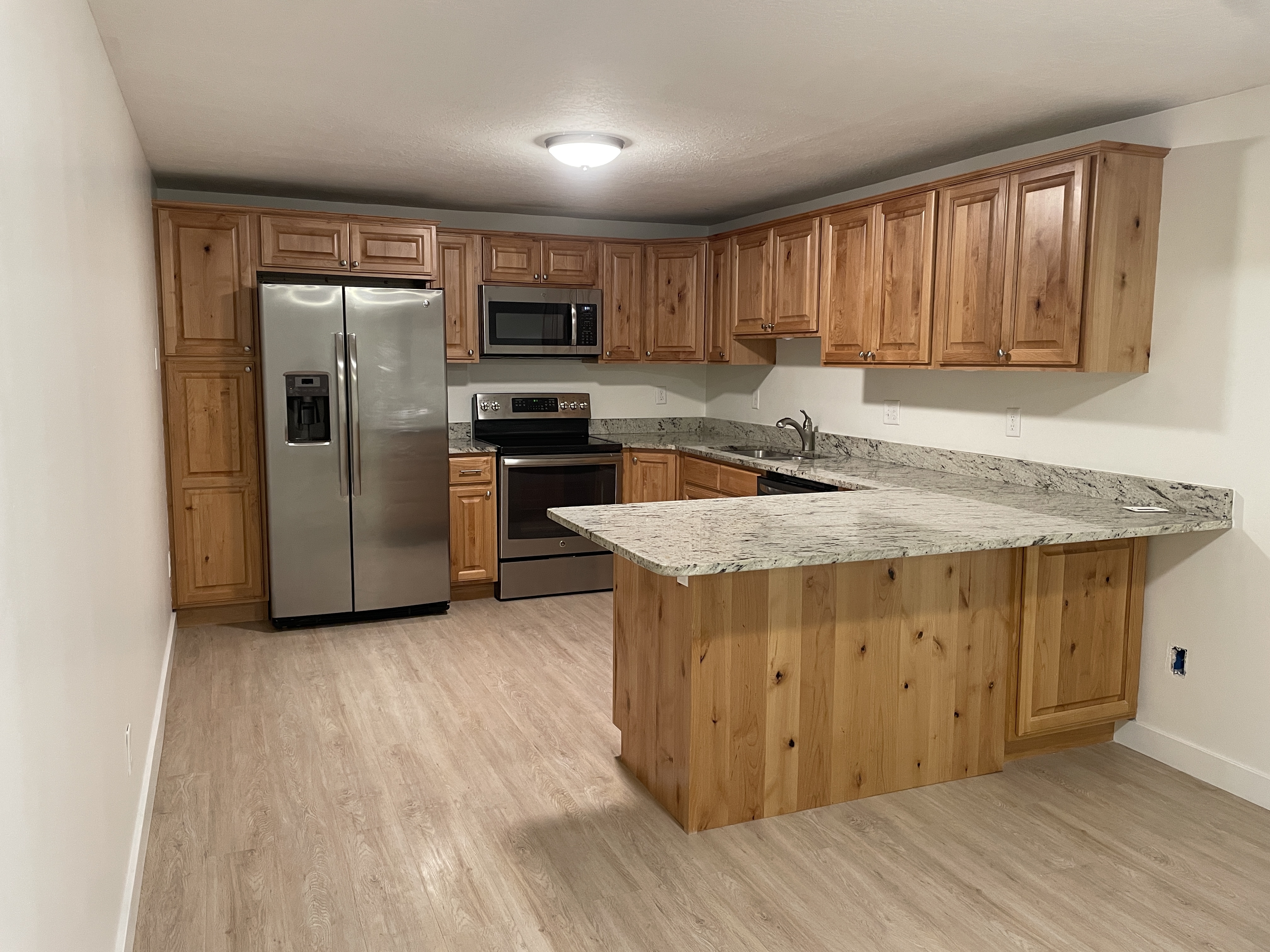 Mapleton In-Law/Basement: 458 N Main St