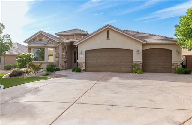 Saint George House: 8 S Avallon Cir