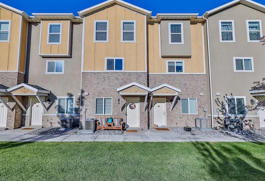 Vineyard Townhome: 671 N 30 E