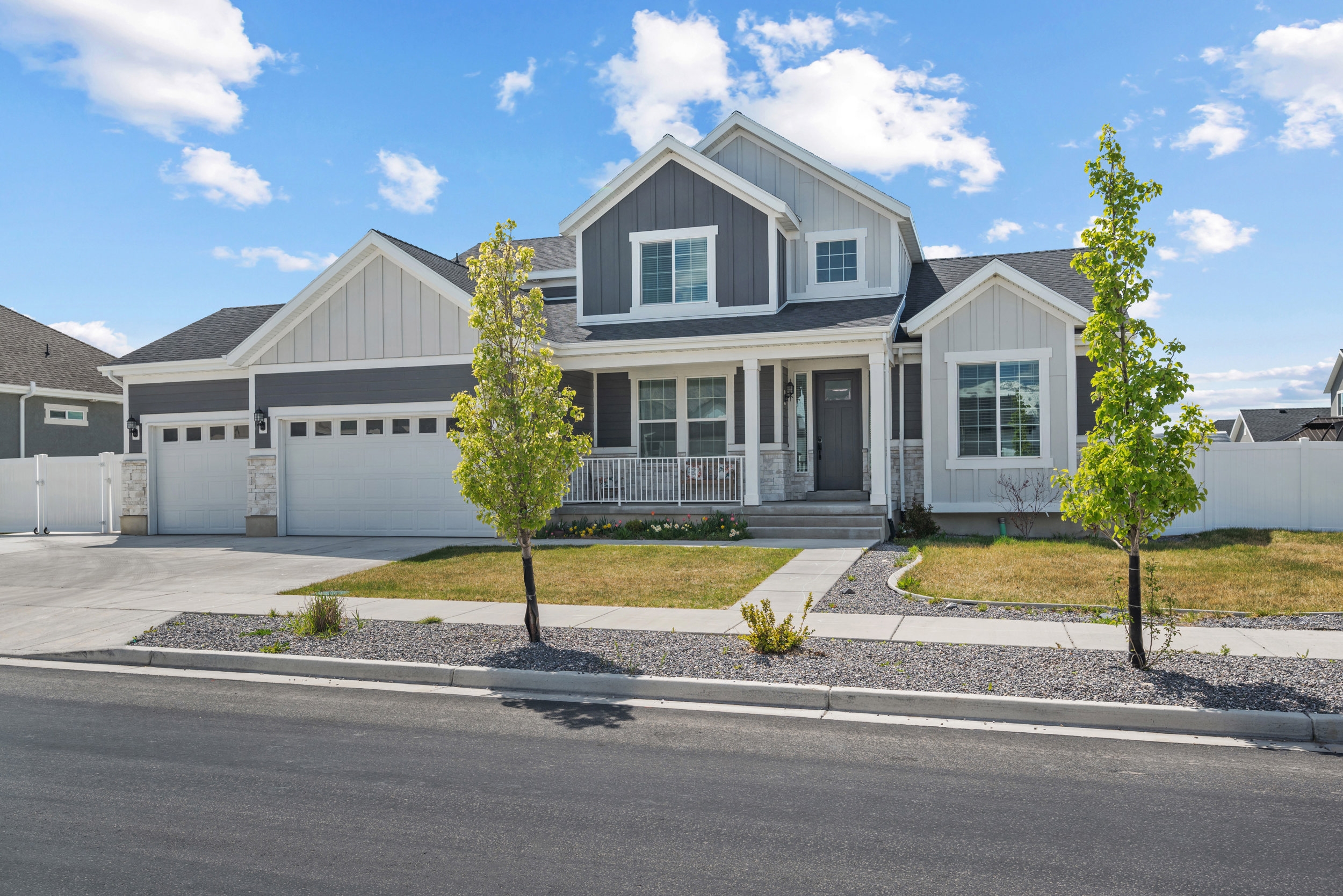 Lindon House: 1437 W Stable St