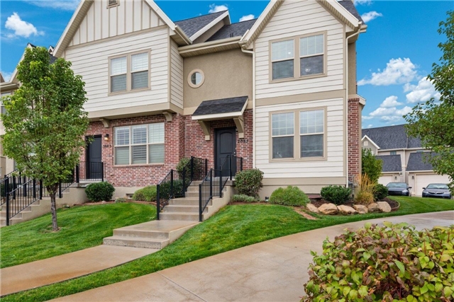 Mapleton Townhome: 2085 W Crescent Row