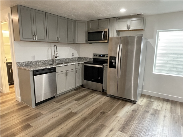 Sandy In-Law/Basement: 8459 S 150 E