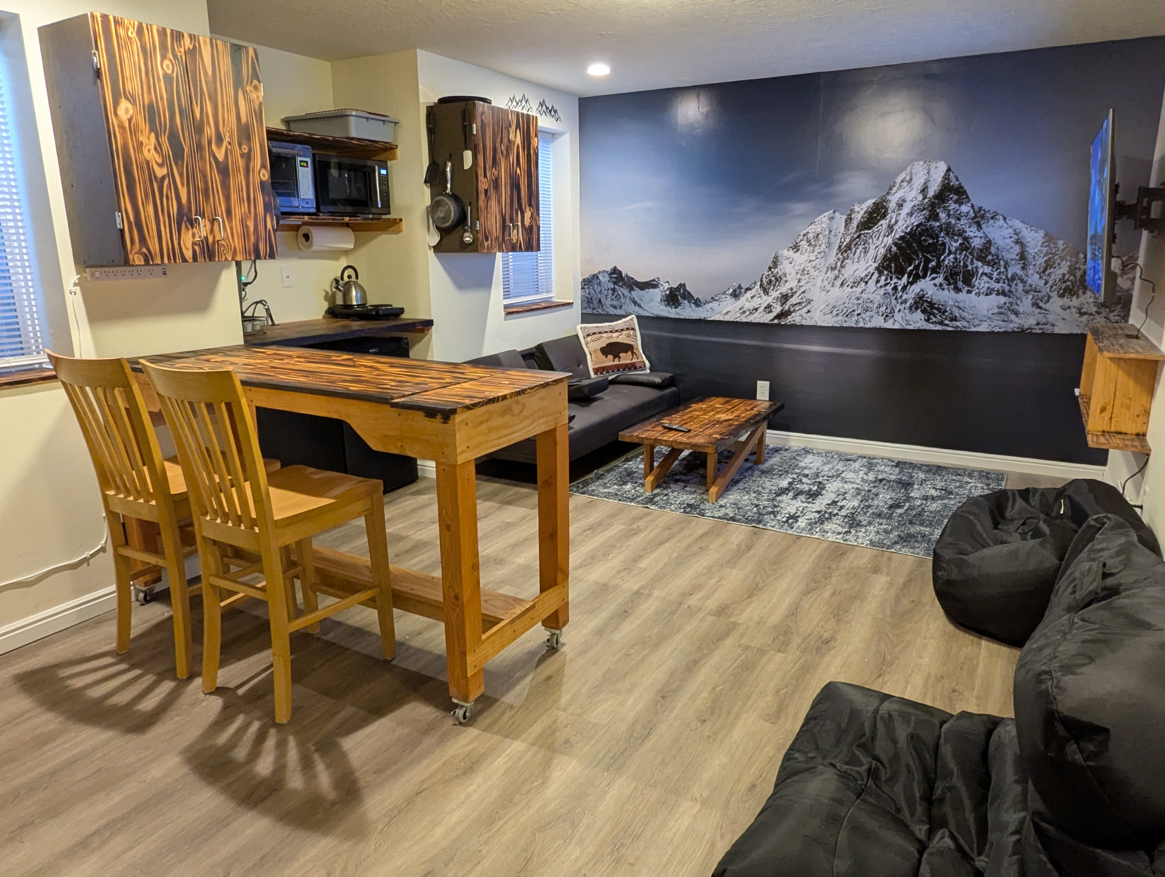 Sandy In-Law/Basement: 739 E Village Way