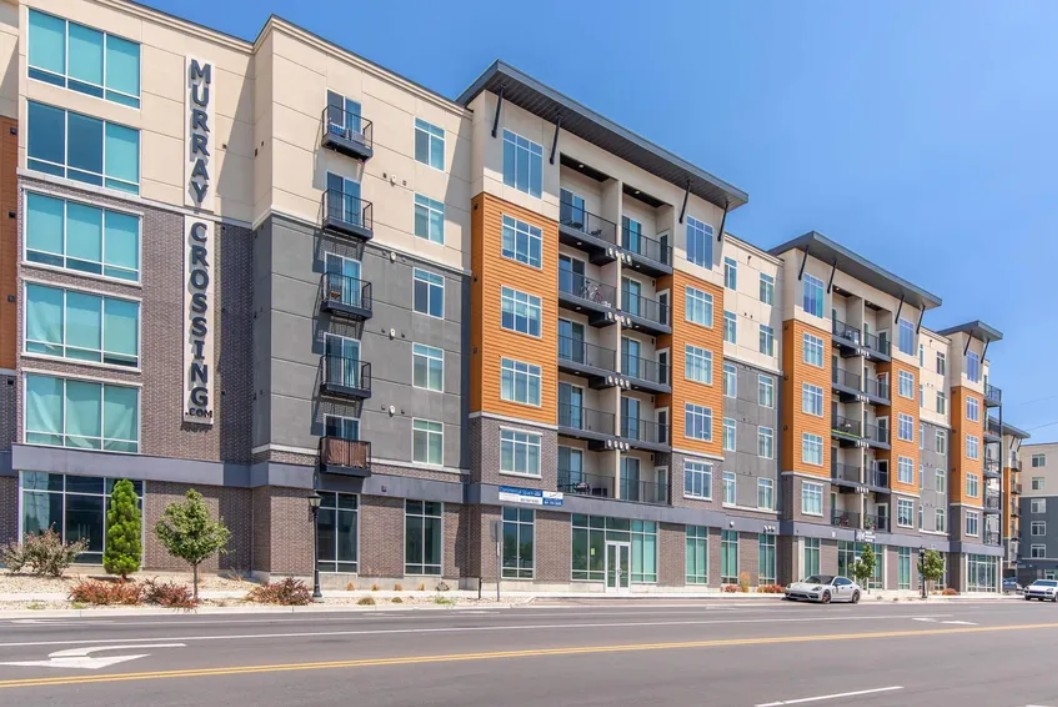 Murray Apartment: 196 W Vine Street