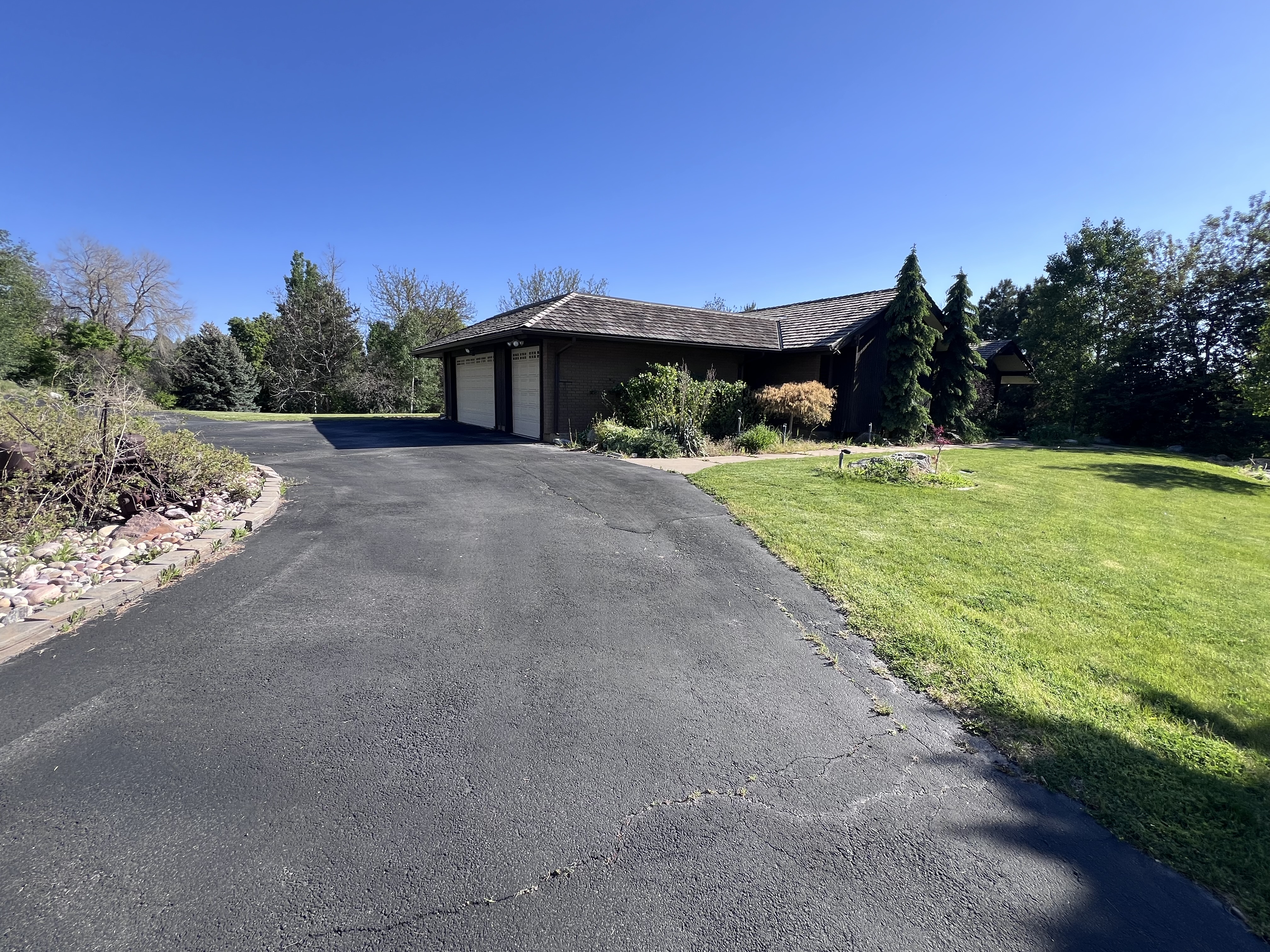 Kaysville House: 258 E Mutton Hollow Rd