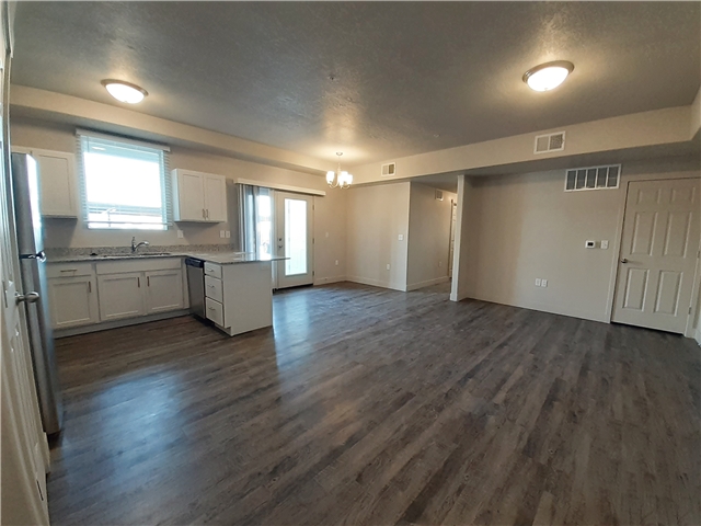 Tooele Apartment: 152 E 870 N
