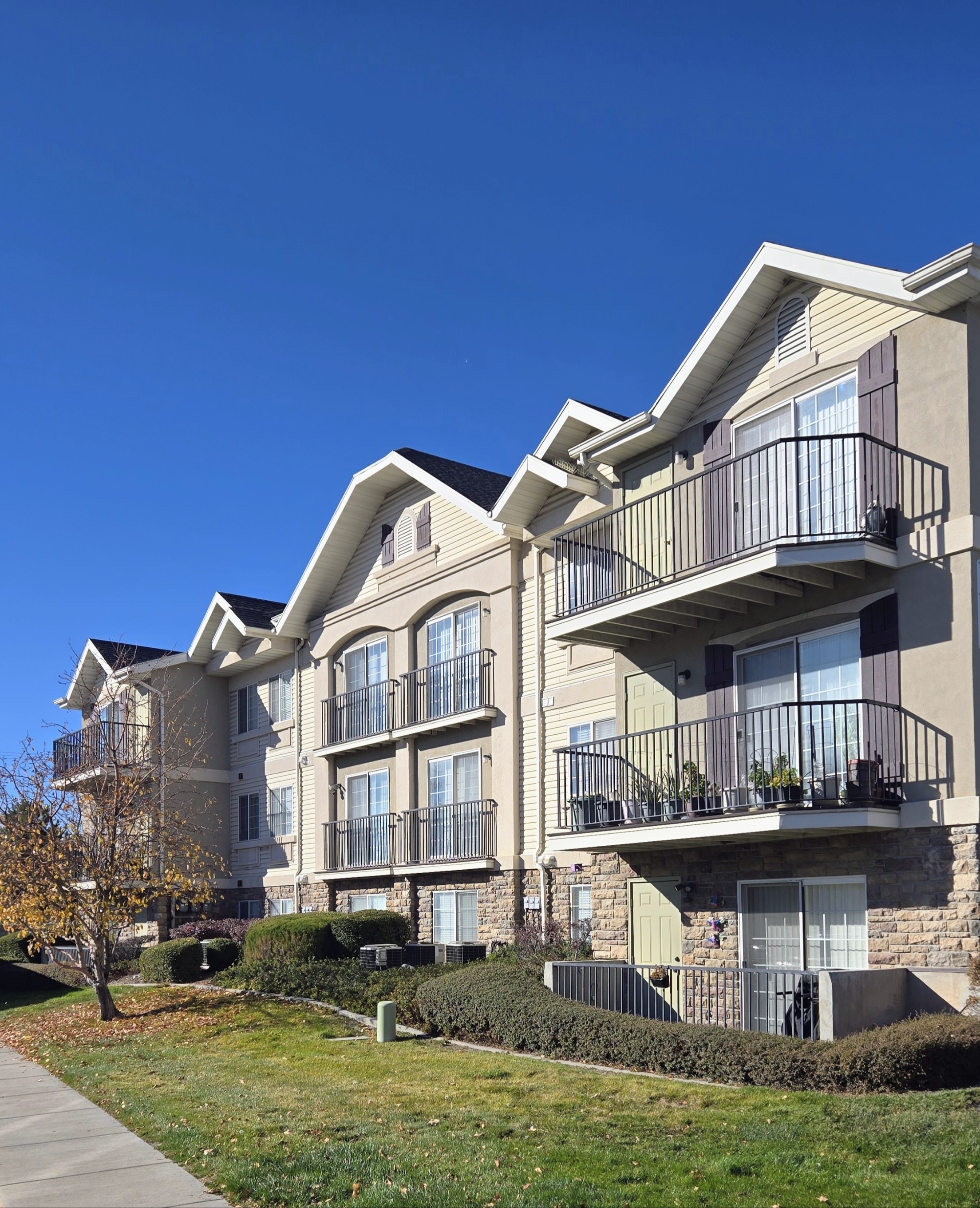 West Valley City Condo: 1646 W Vivante Way