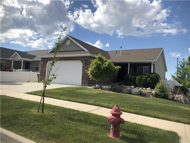 West Jordan House: 6566 W Valley Oak Dr