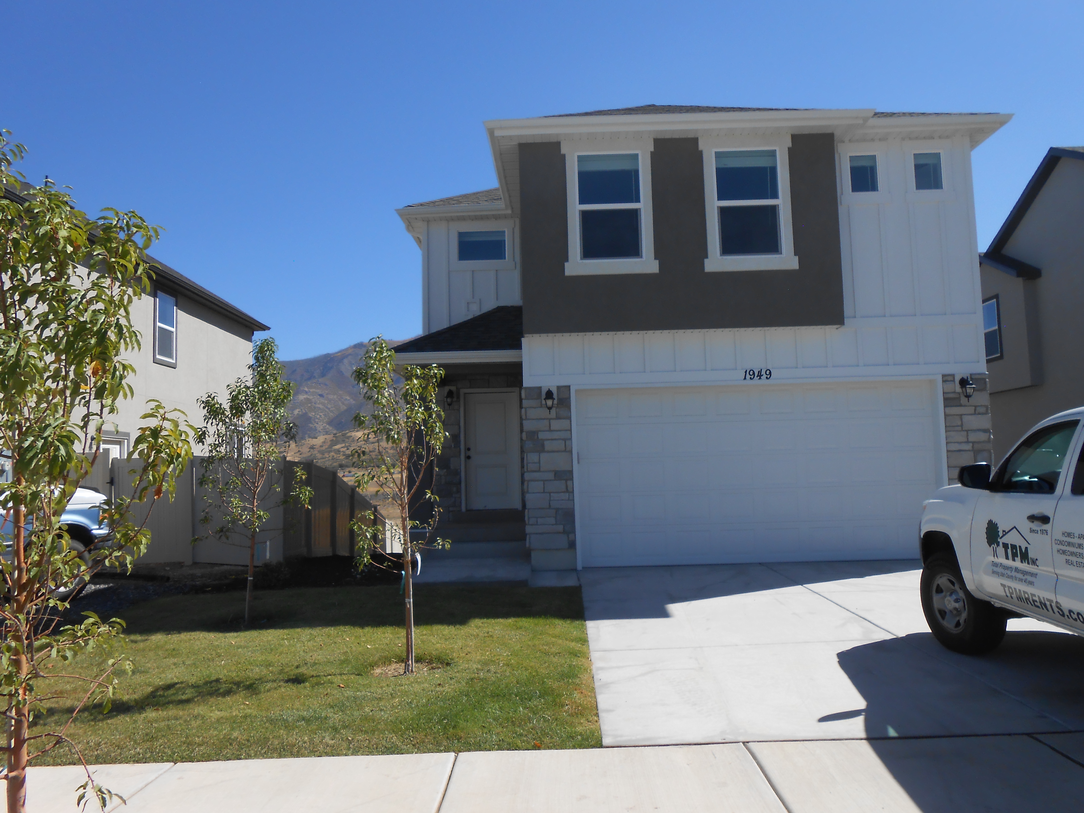 Santaquin House: 1949 S Freestone Blvd