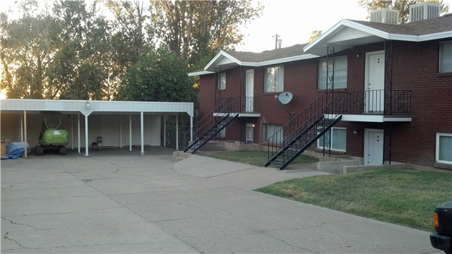 Ogden Townhome: 879 Monroe Blvd