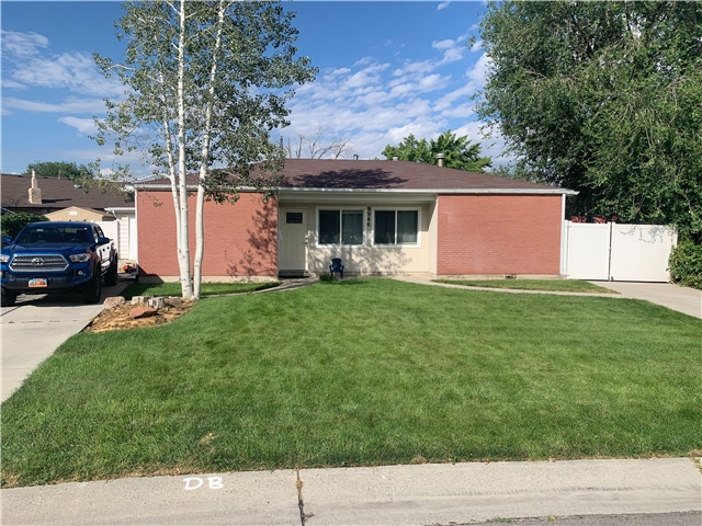 Sandy House: 9946 S Aster Ln