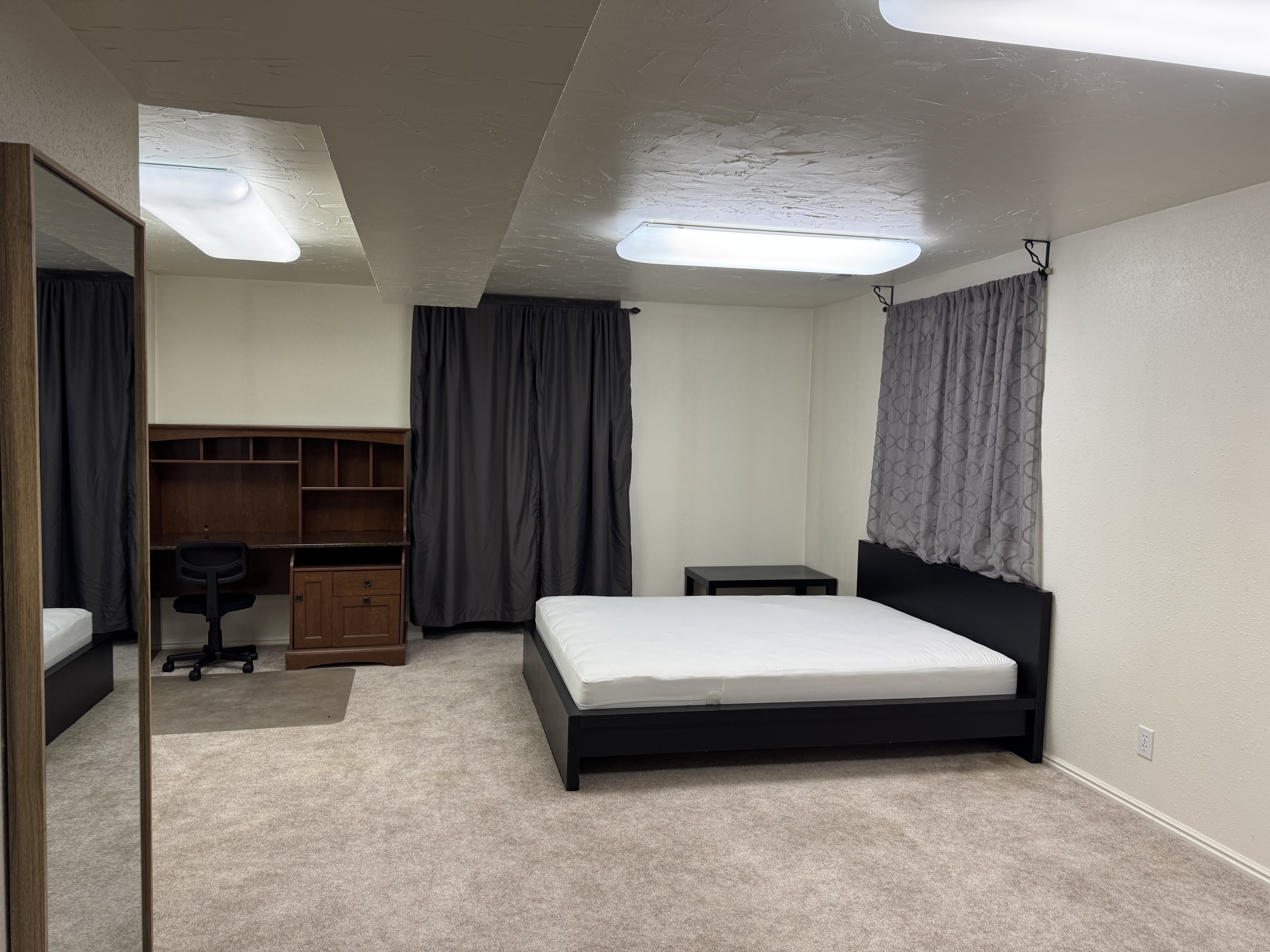 West Jordan Single Room: 8308 S 1890 W