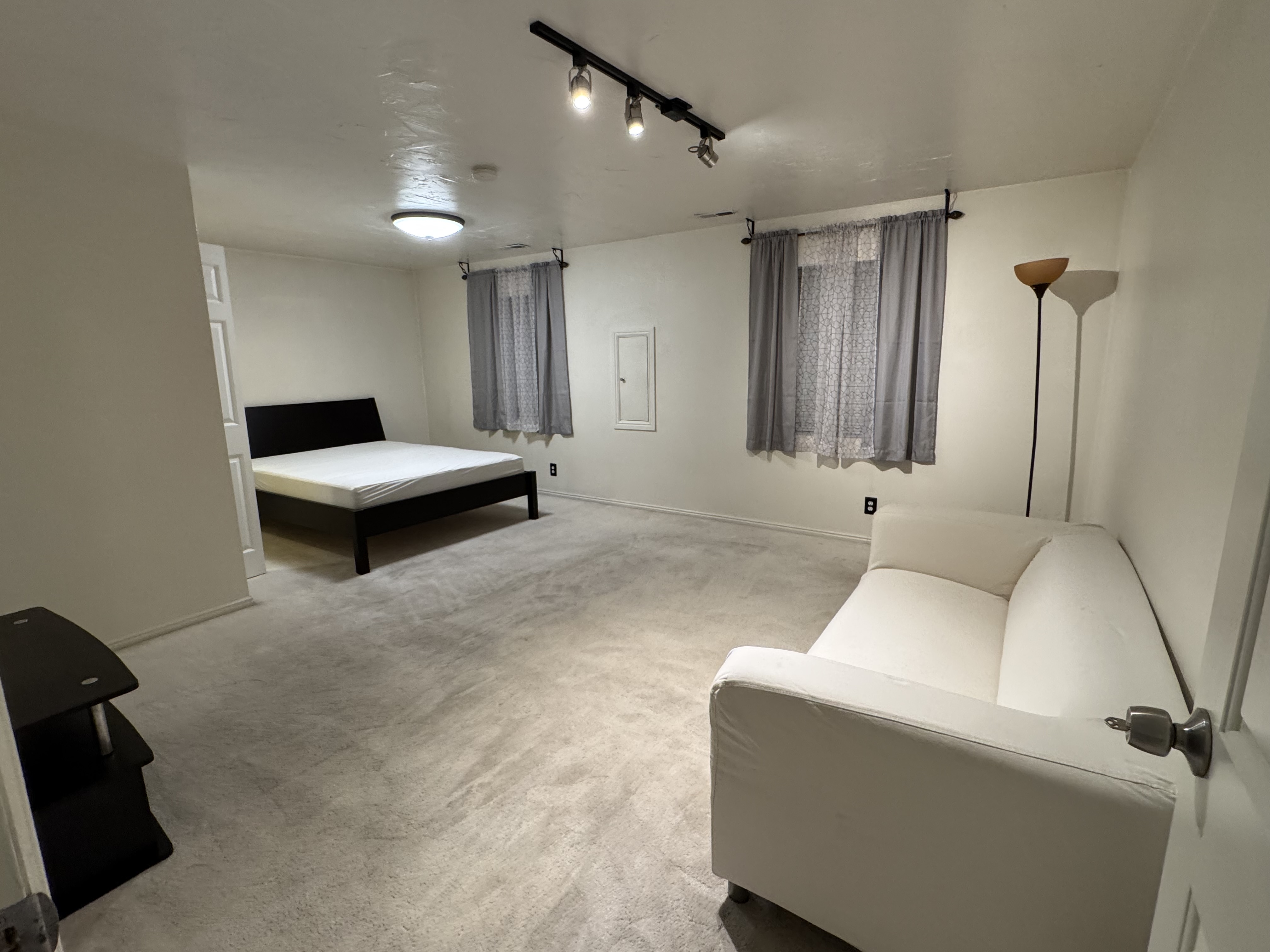 West Jordan Single Room: 8308 S 1890 W