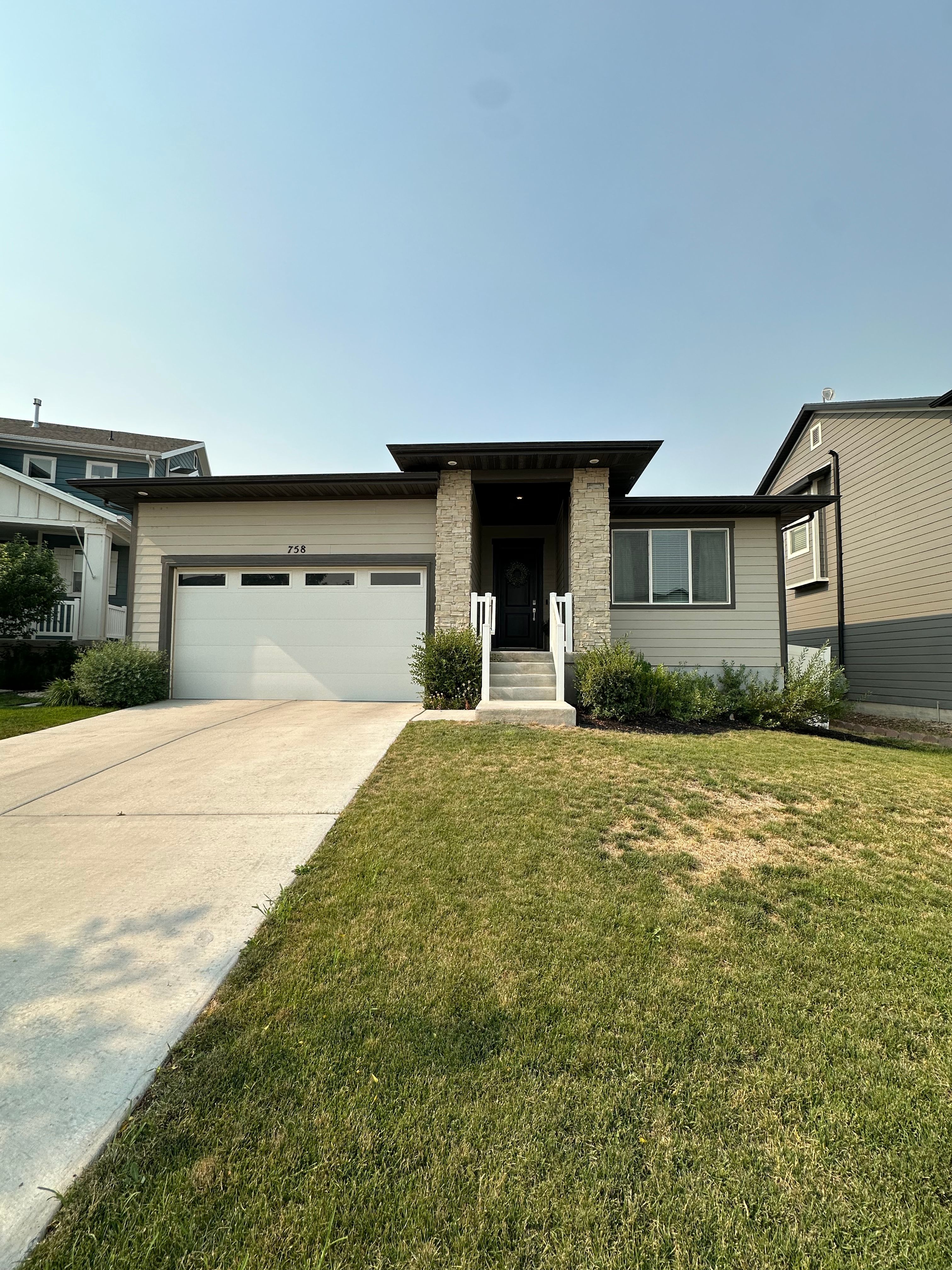 Saratoga Springs House: 758 W Hydrangea Way