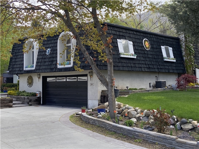 Sandy Single Room: 2941 E Robidoux Rd