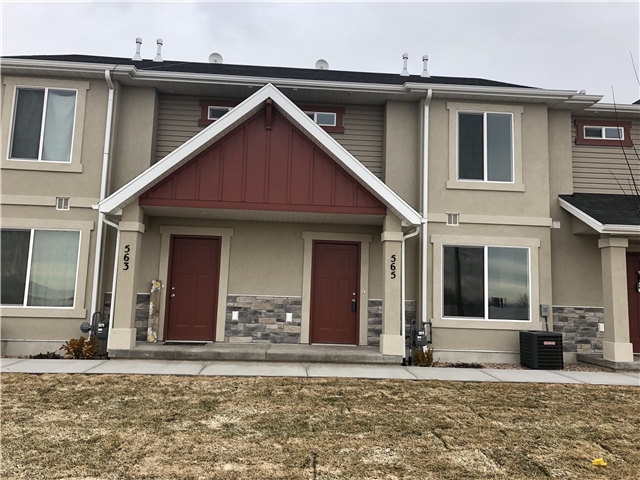 Santaquin Townhome: 565 S Joelle Way