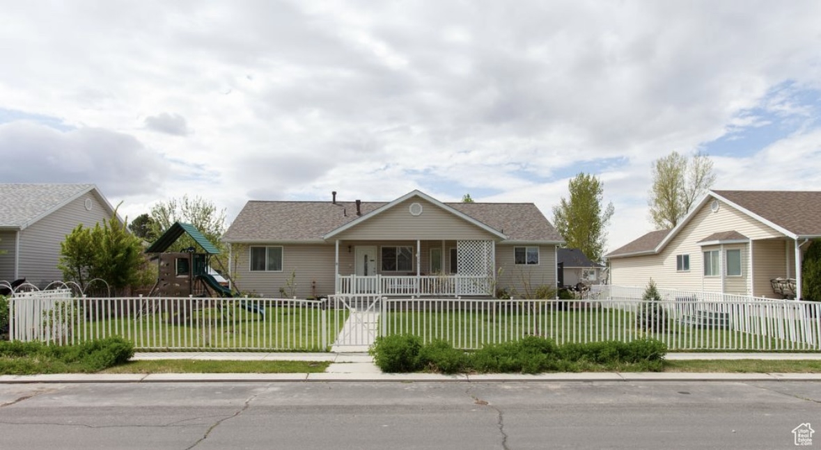 Eagle Mountain In-Law/Basement: 2058 E Weeping Willow Way