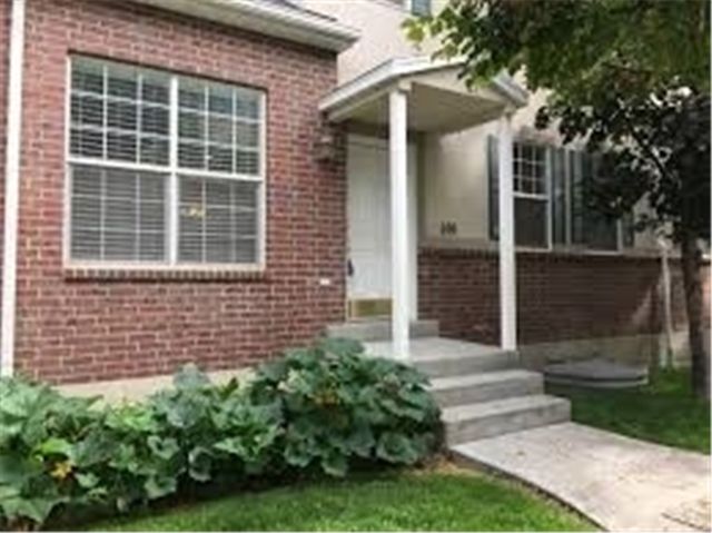 Logan Townhome: 1030 N 130 W
