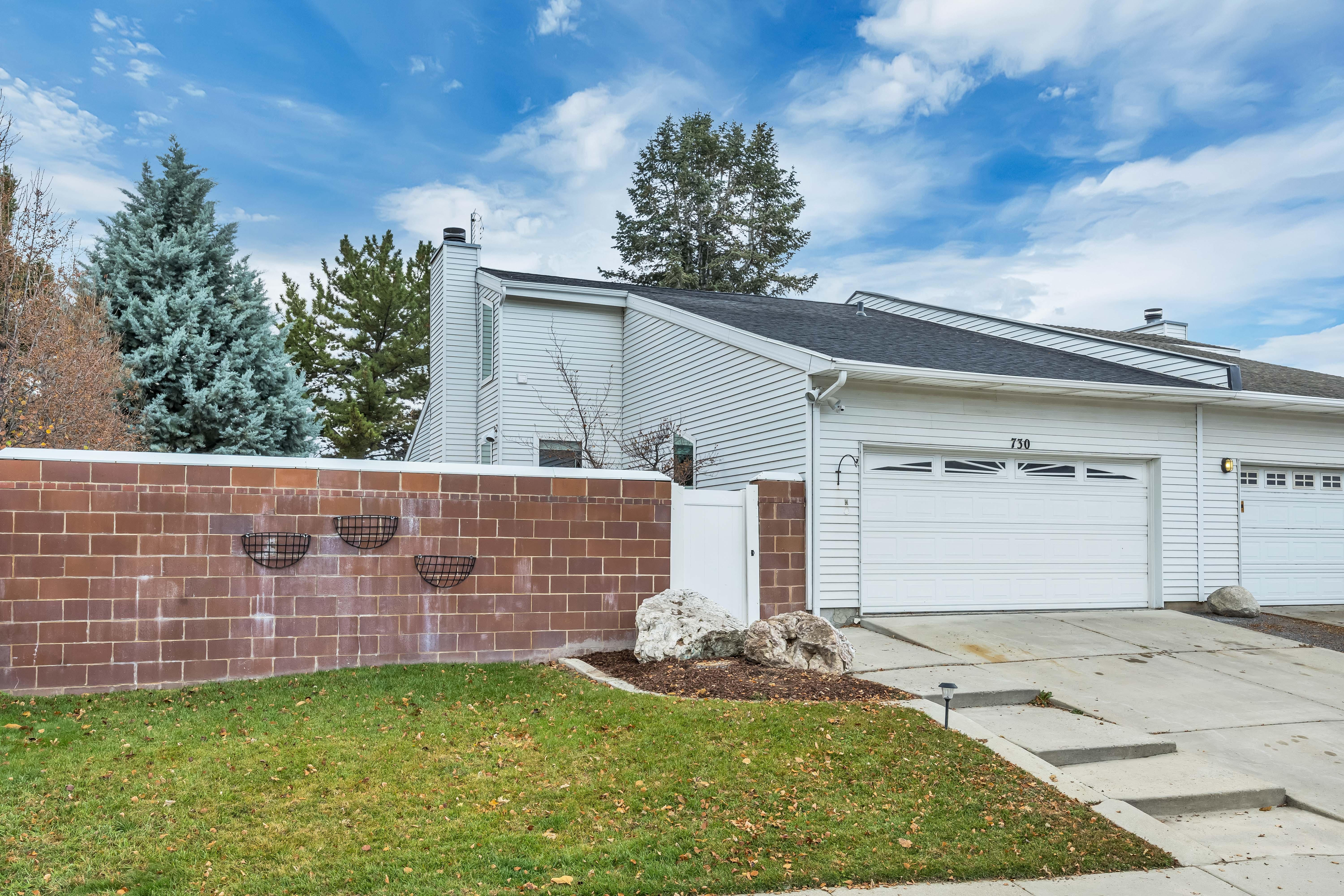 Sandy Townhome: 730 E Village Way