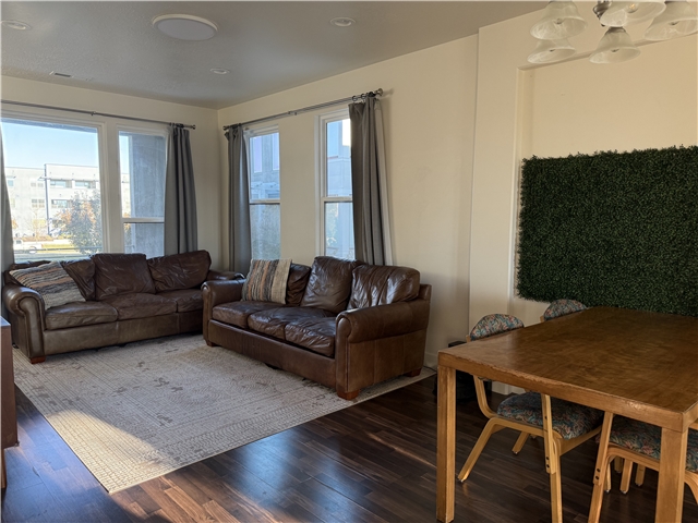 South Jordan Townhome: 4911 W Daybreak Pkwy