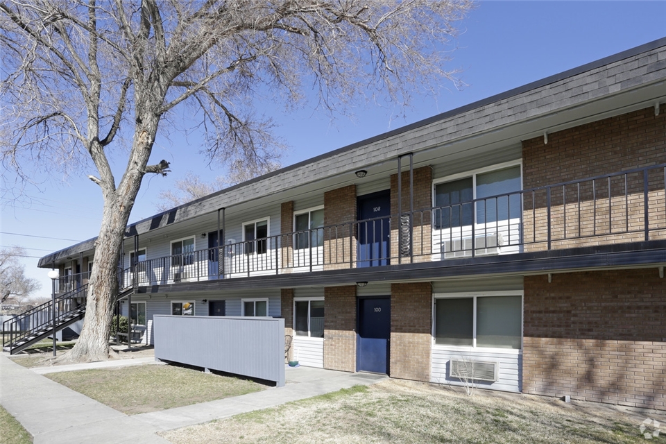 Landing Point Apartments Apartment for rent at 176 N Redwood Rd, Salt