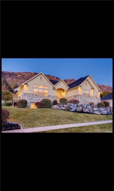 Pleasant Grove In-Law/Basement: 8934 N Pine Hollow Dr