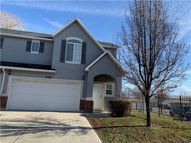 West Valley City Townhome: 2389 S Oak Lawn Way