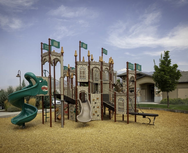 Four Seasons Apartment For Rent At 140 E 2200 N Logan