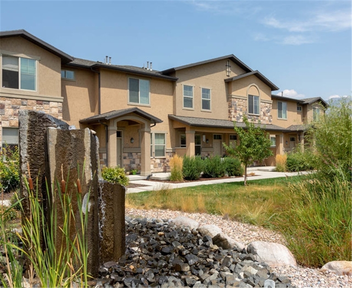 Four Seasons Townhome For Rent At 140 E 2200 N Logan