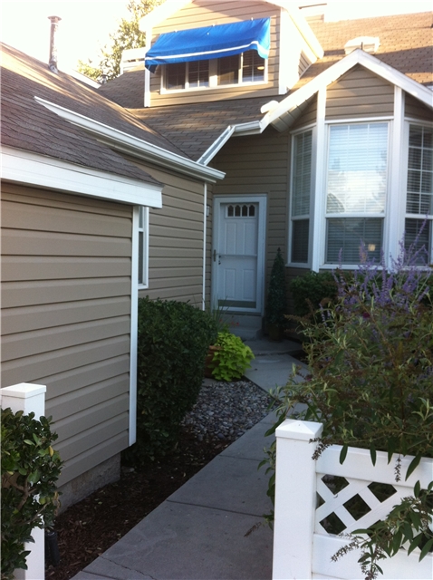 Murray Townhome: 883 W New Hampton Dr