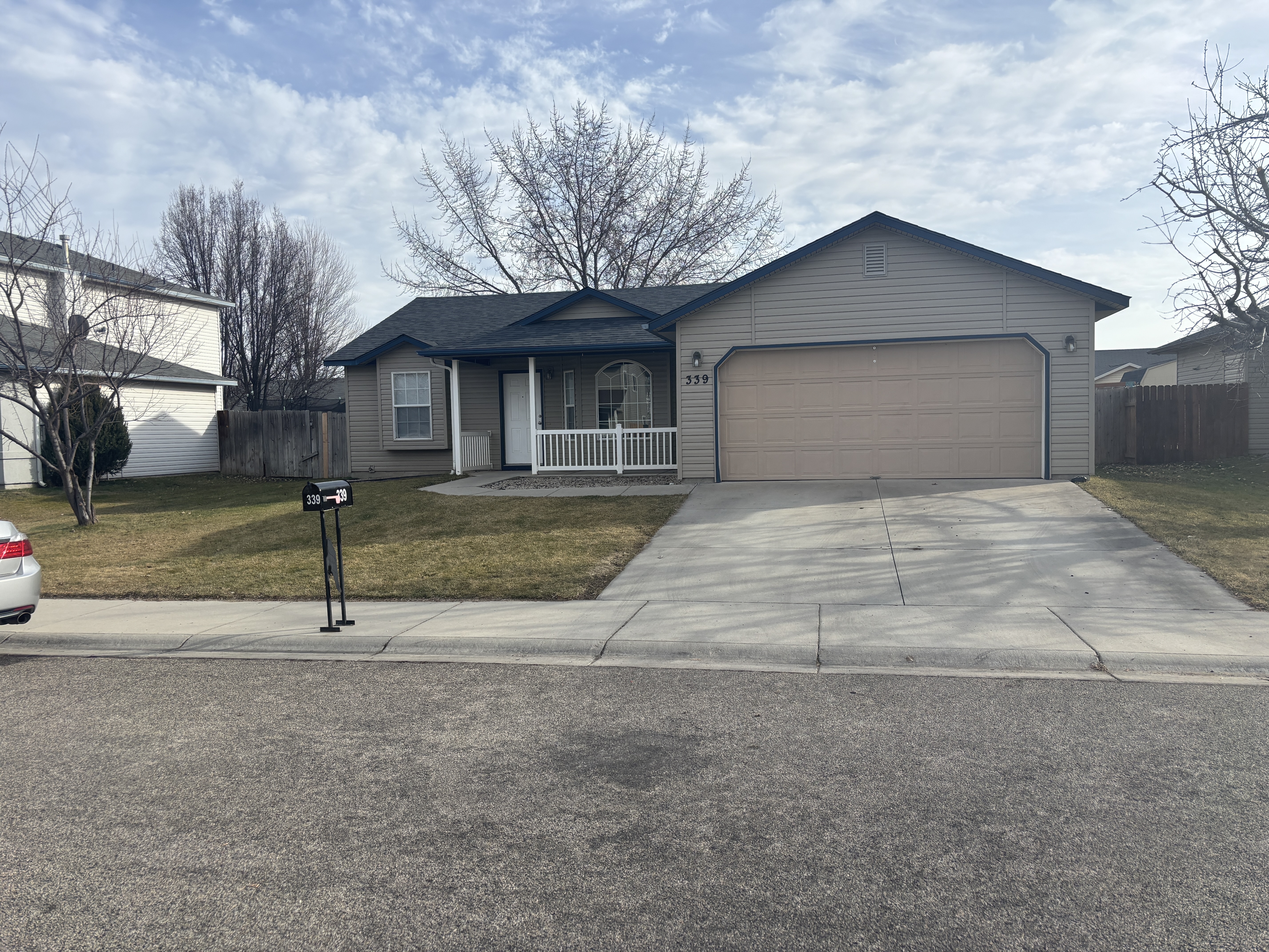 Kuna House: 339 E Bay Owl Dr