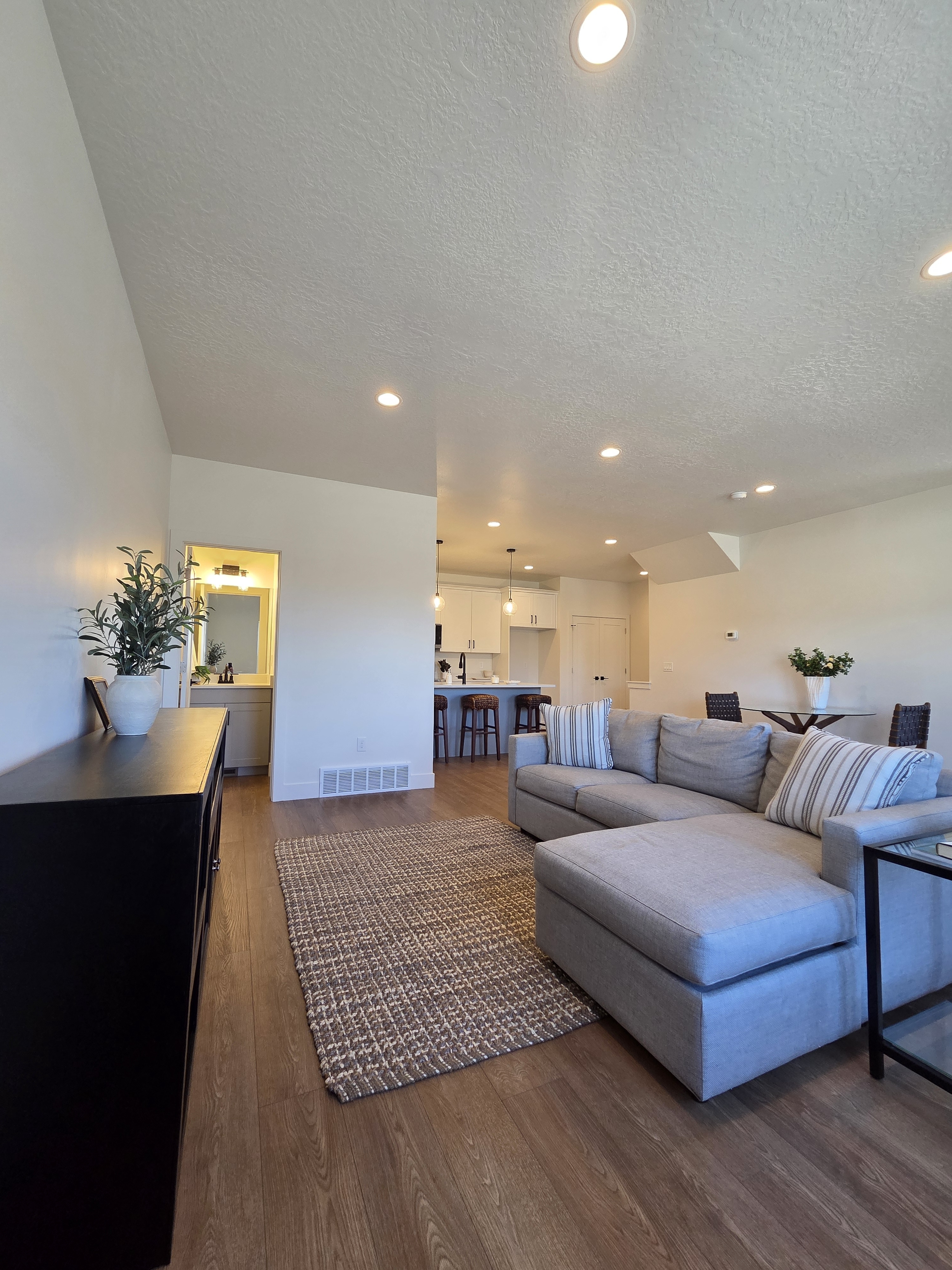 Midvale Townhome: 7613 S 300 E