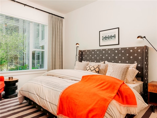 Austin Apartment: 2511 W Braker Ln