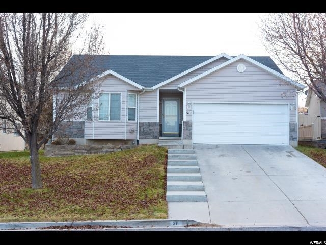 Saratoga Springs House: 311 W Harvest Moon Dr