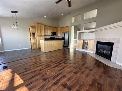 Draper House: 113 E Manilla Dr