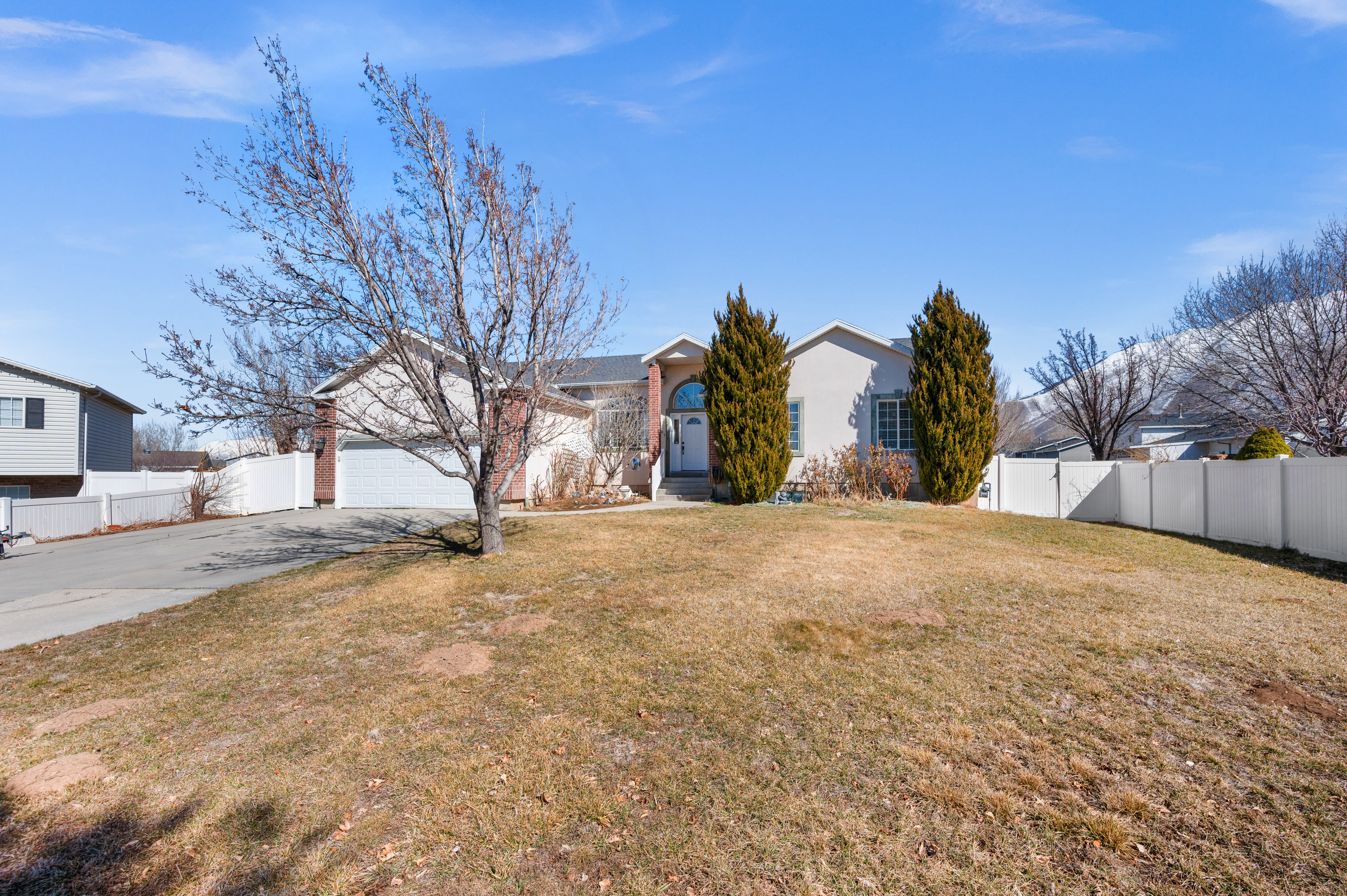 Spanish Fork House: 2661 E 1620 S