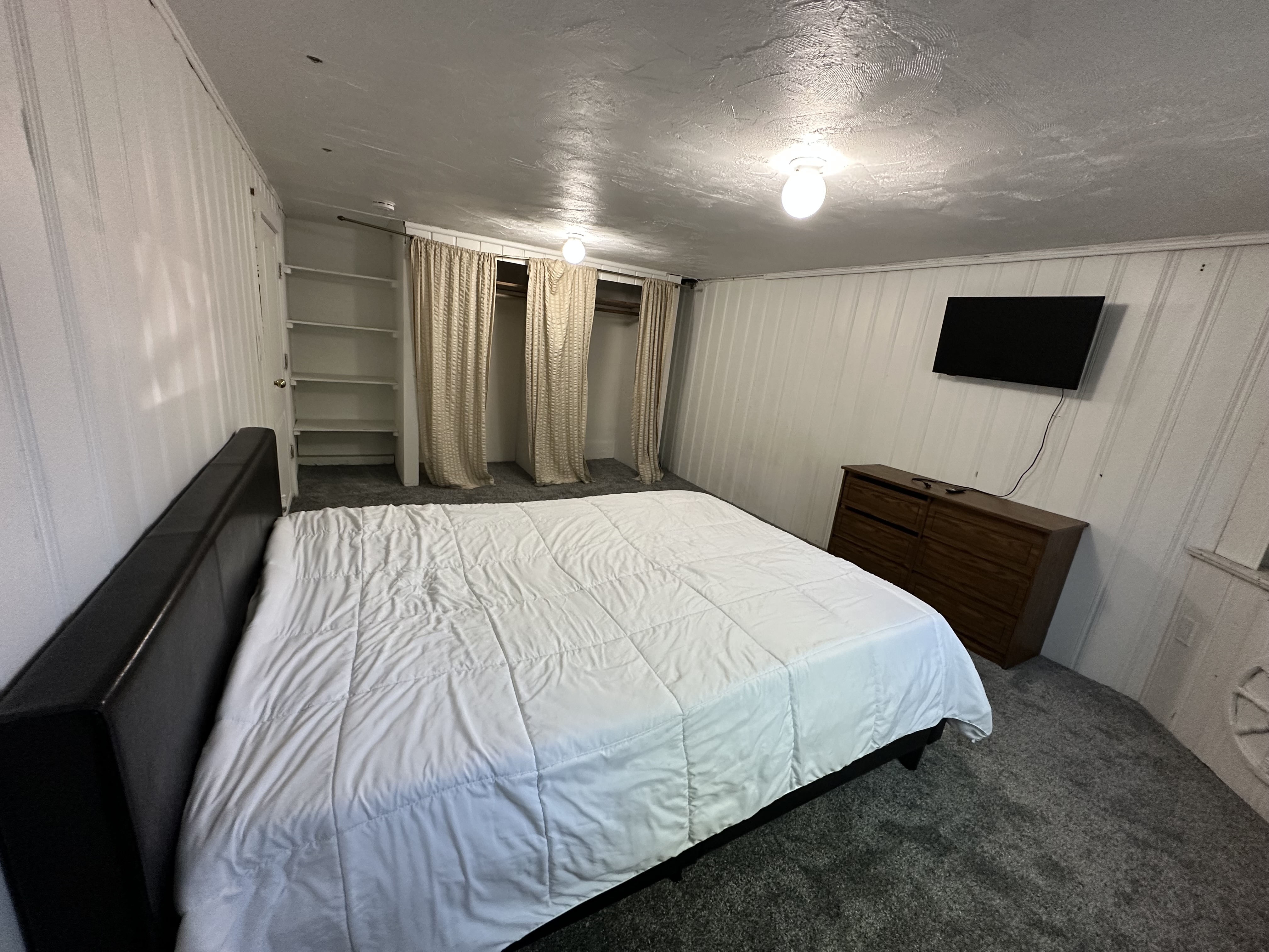 Salt Lake City In-Law/Basement: 5839 S Utahna Dr