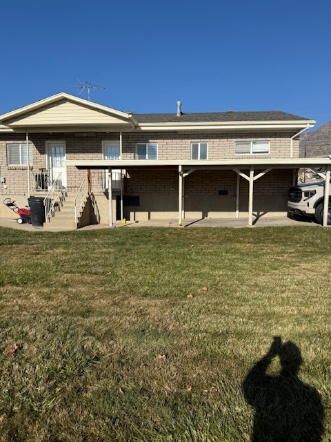 Centerville Multiplex: 394 E Parrish Ln