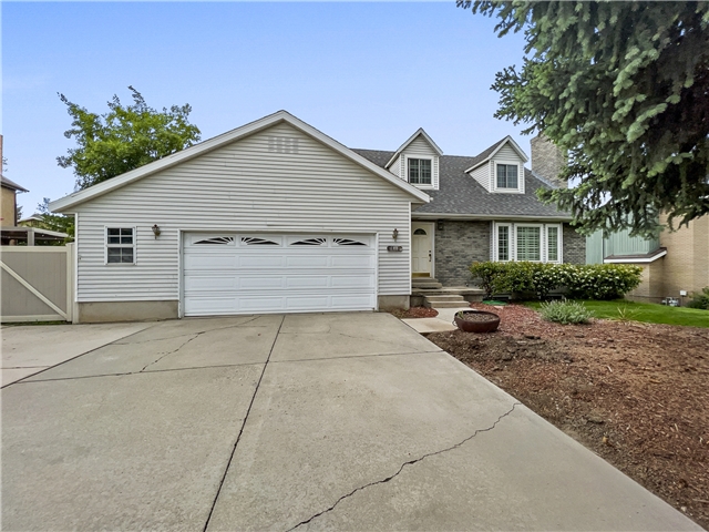 Sandy House: 8480 S Jackson Hole Dr