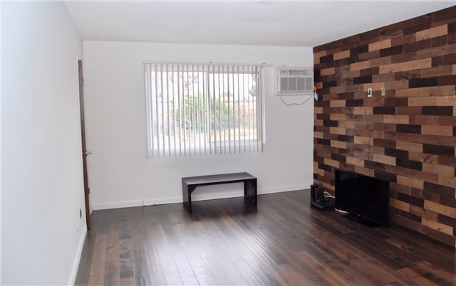 Los Angeles Apartment: 3607 Watseka Ave