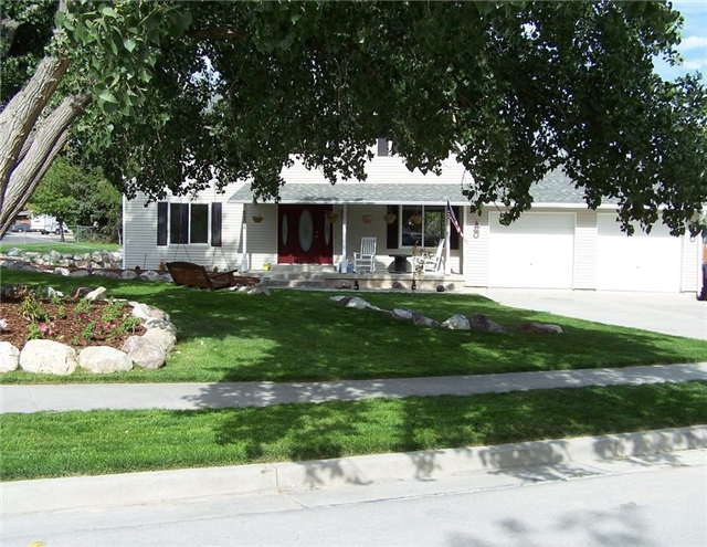 South Jordan In-Law/Basement: 2502 W Rustic Roads Dr