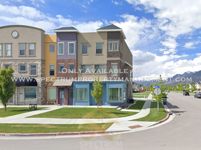 Pleasant Grove Townhome: 1062 W 700 S